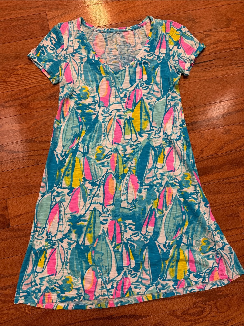 Lilly Pulitzer Etta V-neck T-shirt dress